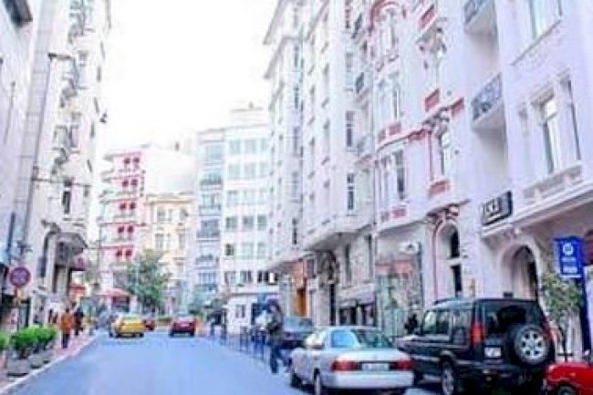 Nişantaşı nda kentsel dönüşüm süreci oldukça yavaş ilerliyor.