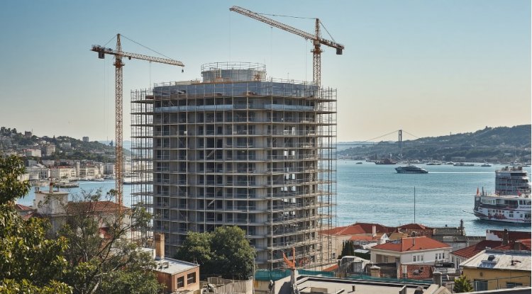 Urban Transformation in Prime Locations: Cost Minimization or Value Maximization?